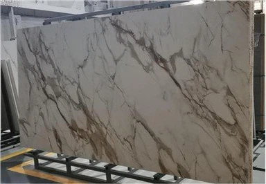 Золотая фарфоровая плита Calacatta