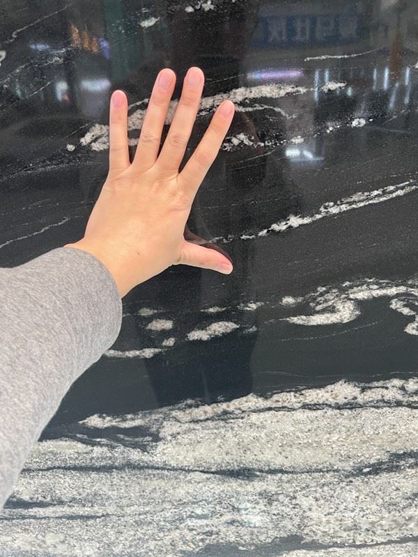 Manhattan Black granite tiles