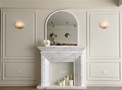 Облицовка камина из белого каррарского мрамора