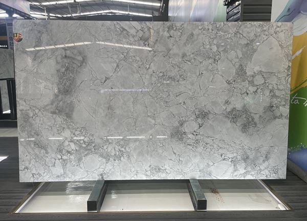 Супер белые кварцитовые плиты